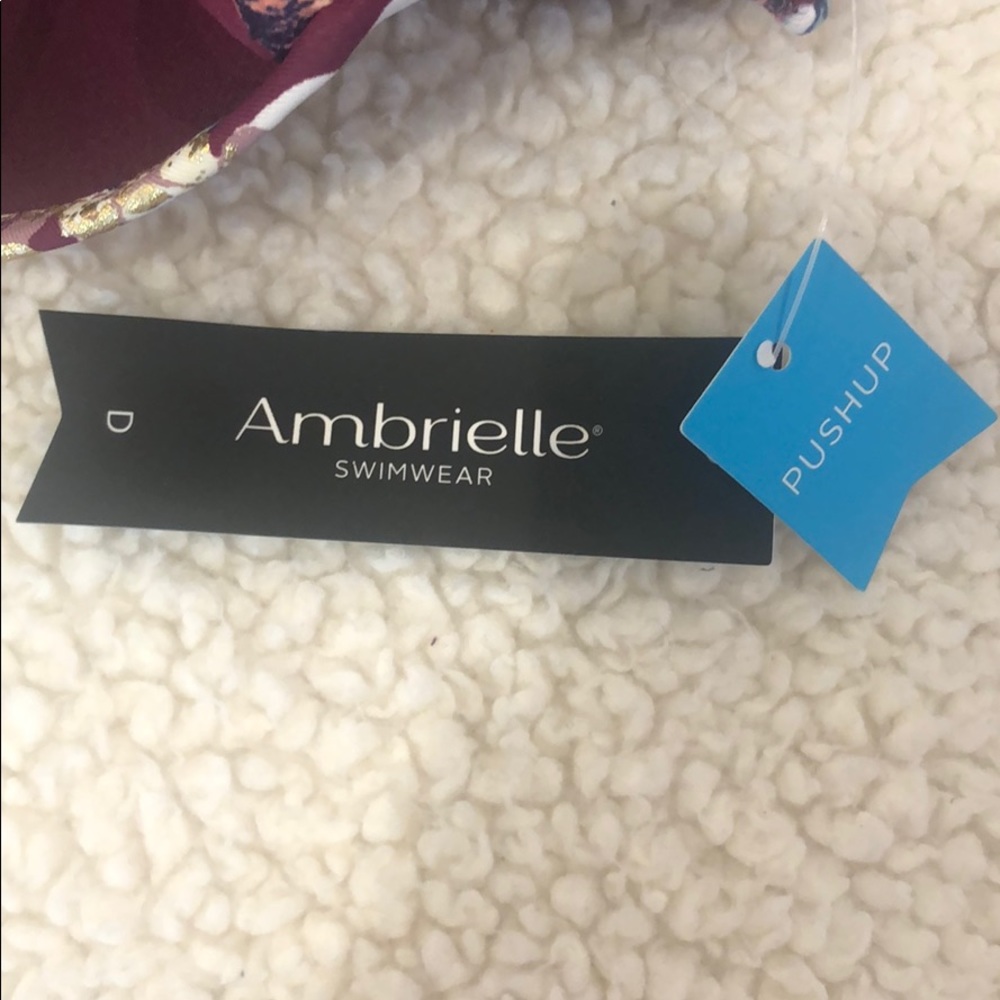 Ambrielle Swim top - Picture 11 of 16